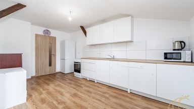 Prodej komerčního objektu Studená