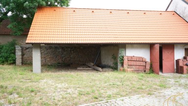Rodinný dům s příslušenstvím a pozemky, Budišov